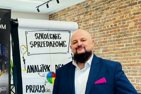 www.akademia-elektro.pl
